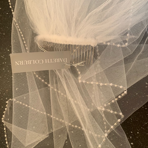 Wedding Veil, Pearl and silver bead edged by Dareth Colburn - Picture 4 of 5